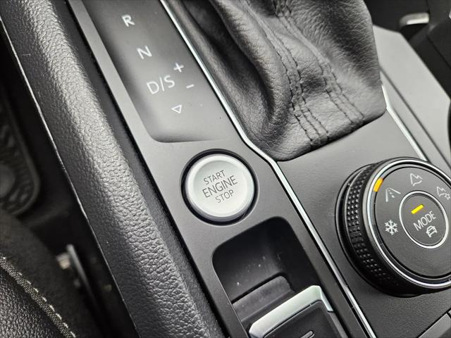 2021 Volkswagen Atlas 3.6L V6 SE w/Technology R-Line
