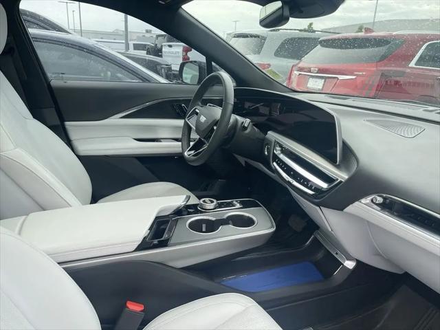 2024 Cadillac iQ Luxury w/1SC