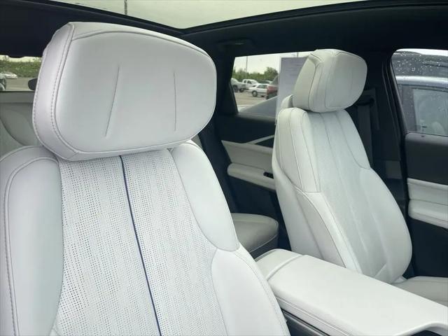2024 Cadillac iQ Luxury w/1SC