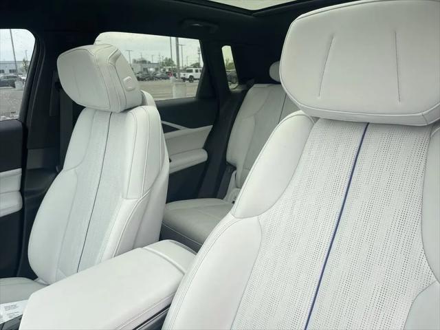 2024 Cadillac iQ Luxury w/1SC