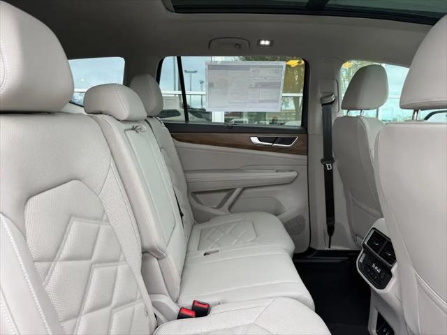 2026 Volkswagen Atlas SE with Technology