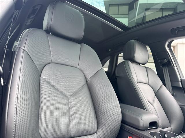 2026 Porsche Macan Unknown