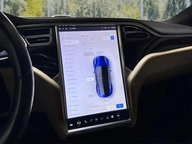 2016 Tesla Model S 90D