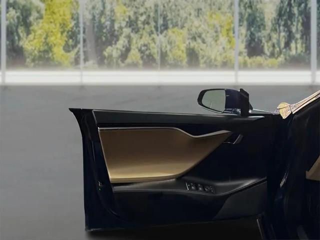 2016 Tesla Model S 90D