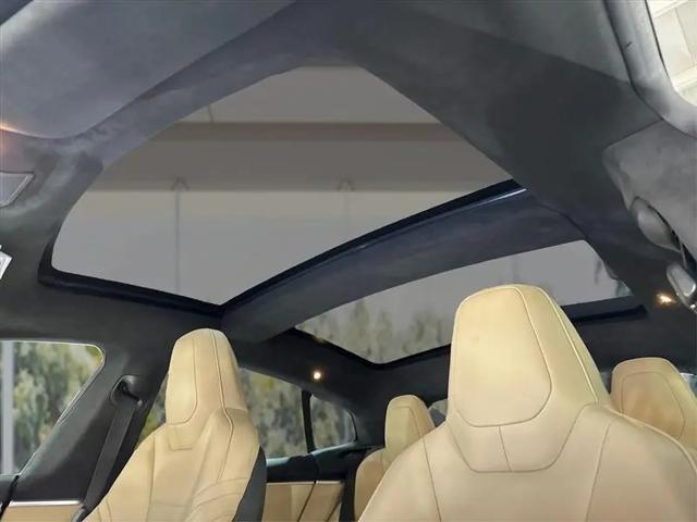 2016 Tesla Model S 90D
