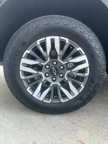 2025 Chevrolet Suburban 4WD Z71
