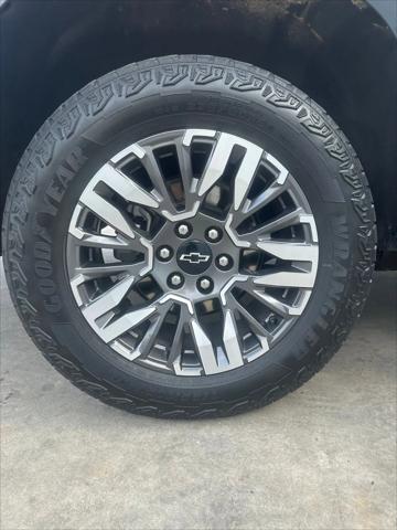 2025 Chevrolet Suburban 4WD Z71
