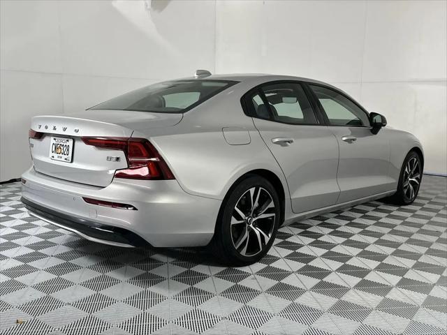2023 Volvo S60 B5 Core Dark Theme