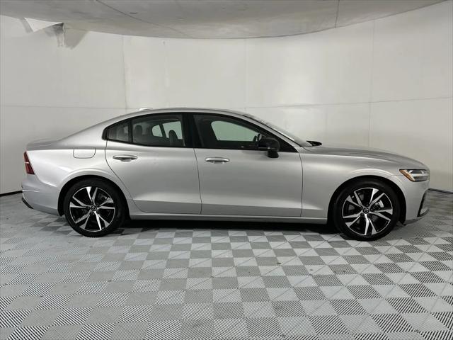 2023 Volvo S60 B5 Core Dark Theme