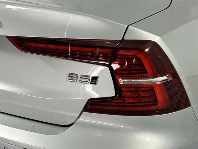 2023 Volvo S60 B5 Core Dark Theme