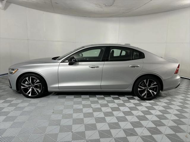 2023 Volvo S60 B5 Core Dark Theme