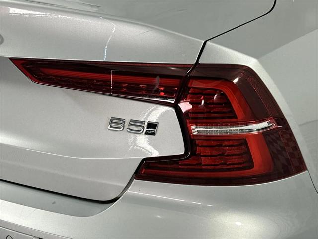 2023 Volvo S60 B5 Core Dark Theme