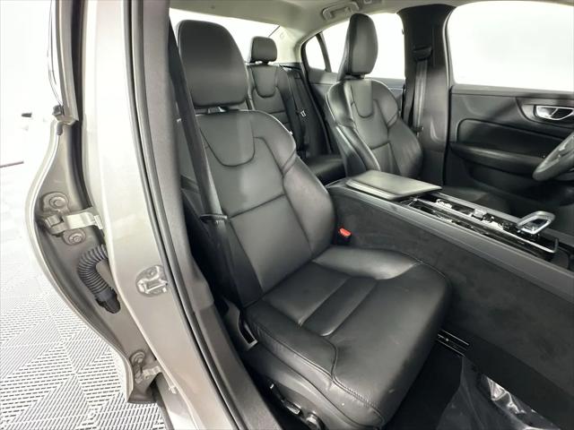 2023 Volvo S60 B5 Core Dark Theme