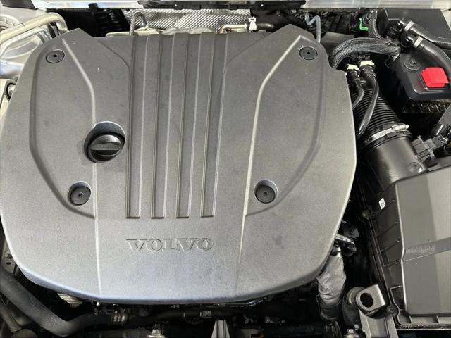 2023 Volvo S60 B5 Core Dark Theme