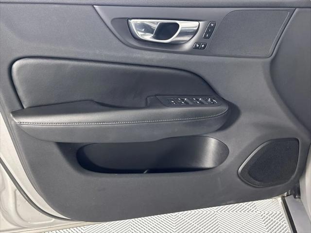 2023 Volvo S60 B5 Core Dark Theme