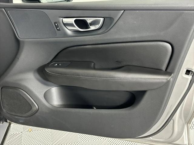 2023 Volvo S60 B5 Core Dark Theme