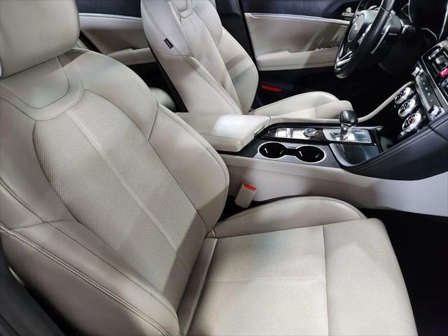 2023 Genesis G70 2.0T RWD