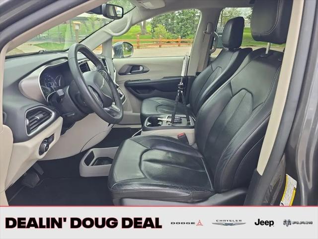 2022 Chrysler Pacifica Touring L