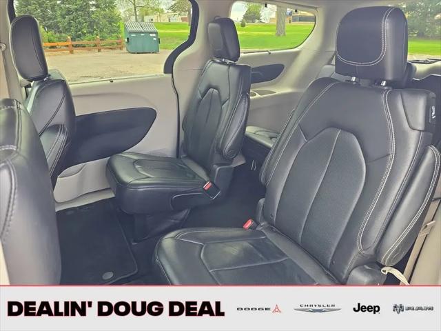 2022 Chrysler Pacifica Touring L