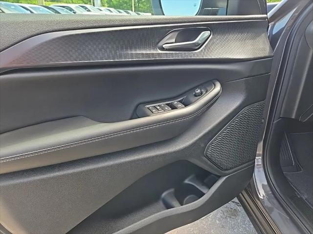 2026 Jeep Grand Cherokee L Altitude 4x4