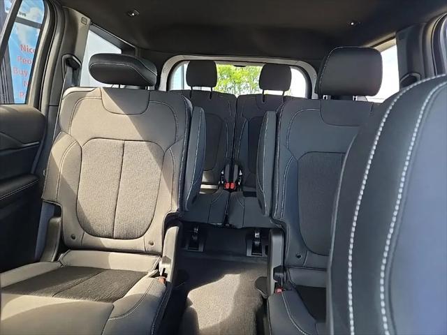 2026 Jeep Grand Cherokee L Altitude 4x4
