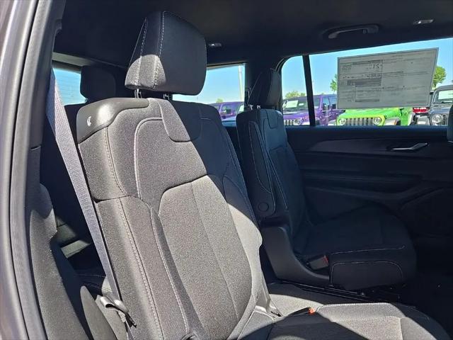 2026 Jeep Grand Cherokee L Altitude 4x4