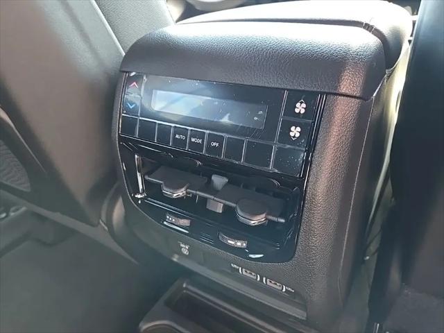 2026 Jeep Grand Cherokee L Altitude 4x4