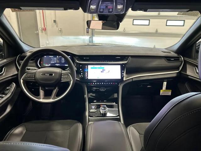2026 Jeep Grand Cherokee L Altitude 4x4