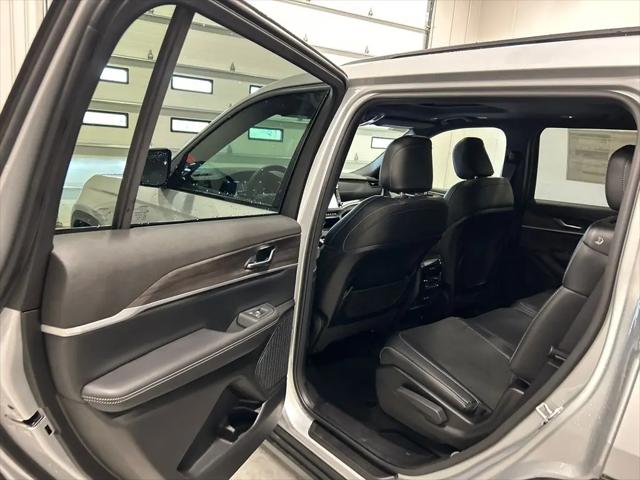 2026 Jeep Grand Cherokee L Altitude 4x4