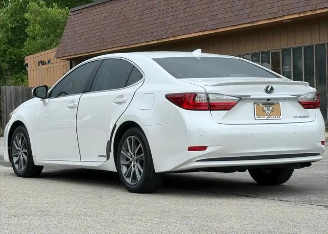 2017 Lexus ES 300h ES 300h
