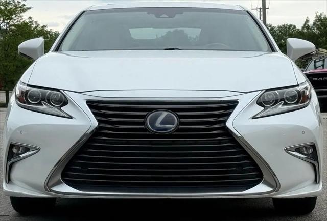 2017 Lexus ES 300h ES 300h