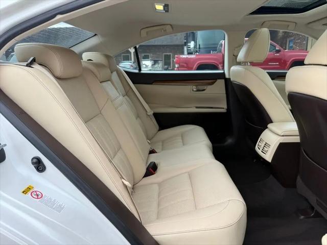 2017 Lexus ES 300h ES 300h