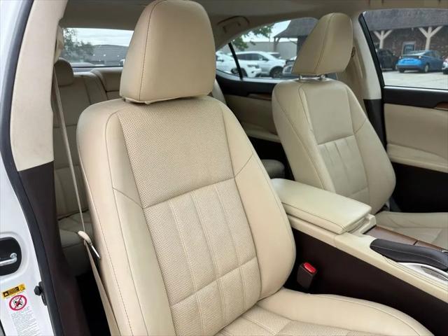 2017 Lexus ES 300h ES 300h