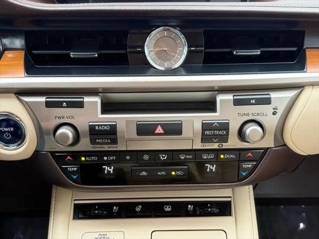 2017 Lexus ES 300h ES 300h