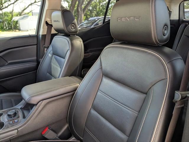 2022 GMC Acadia FWD Denali