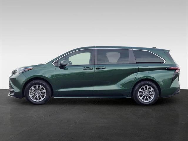 2024 Toyota Sienna LE