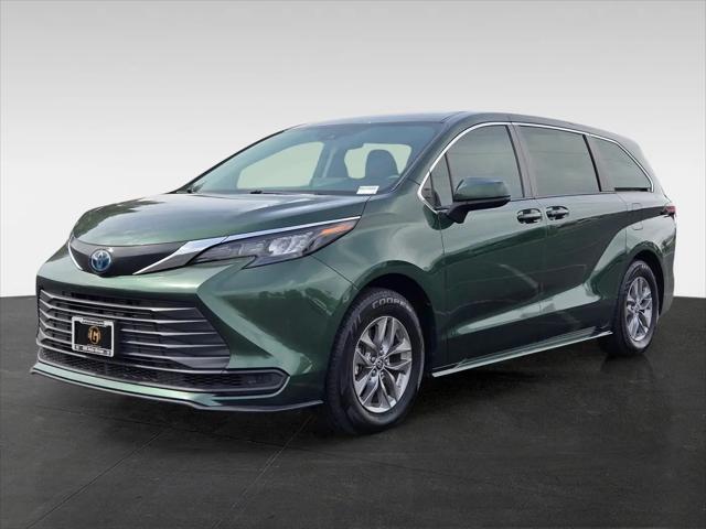 2024 Toyota Sienna LE