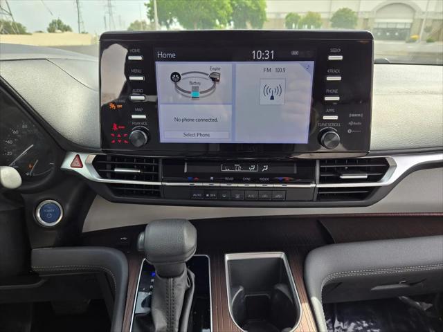 2024 Toyota Sienna LE