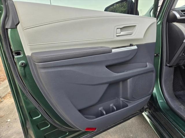 2024 Toyota Sienna LE