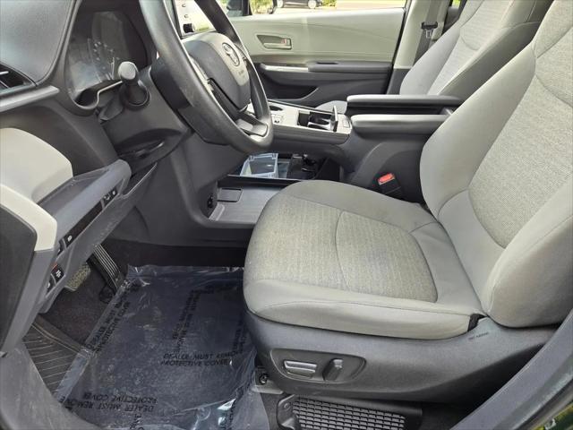 2024 Toyota Sienna LE