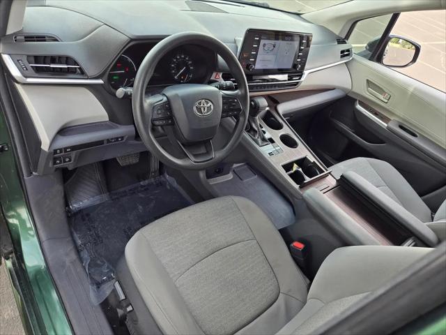 2024 Toyota Sienna LE