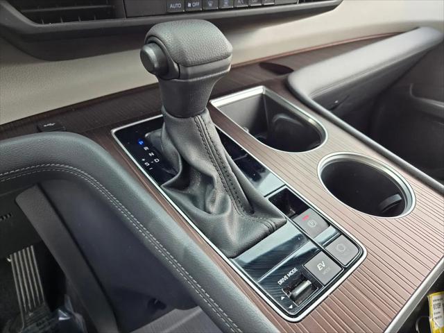 2024 Toyota Sienna LE