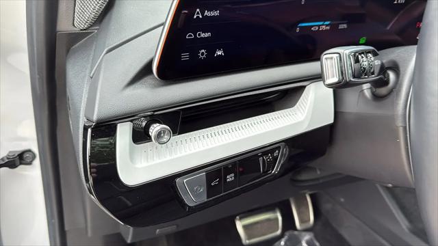 2025 Cadillac iQ Luxury 2 AWD