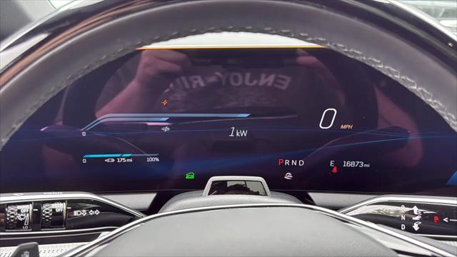 2025 Cadillac iQ Luxury 2 AWD