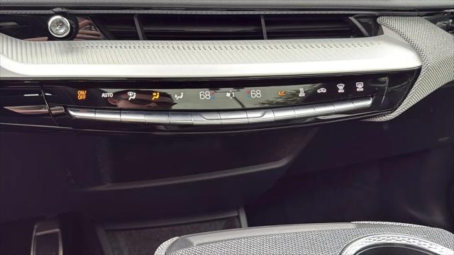 2025 Cadillac iQ Luxury 2 AWD