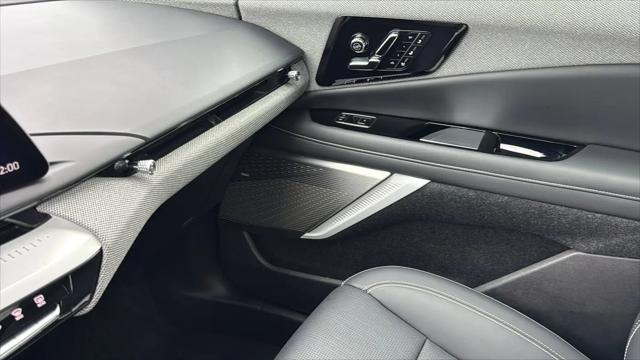 2025 Cadillac iQ Luxury 2 AWD