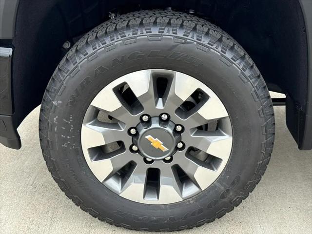 2026 Chevrolet Silverado 2500HD Double Cab, Standard Bed, Custom, RWD