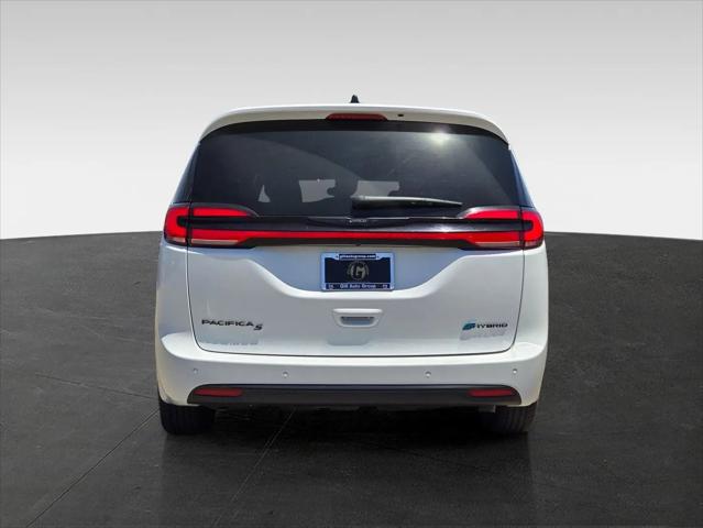 2024 Chrysler Pacifica Hybrid S Appearance Pkg