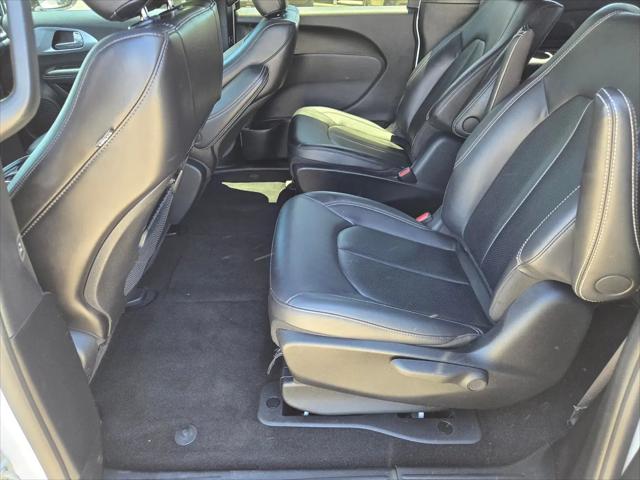 2024 Chrysler Pacifica Hybrid S Appearance Pkg