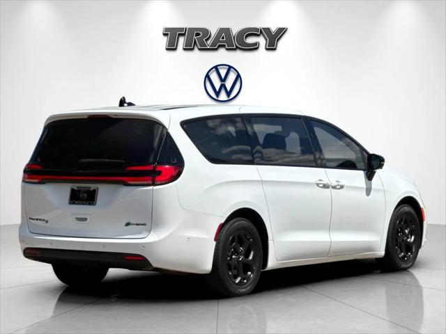2024 Chrysler Pacifica Hybrid S Appearance Pkg